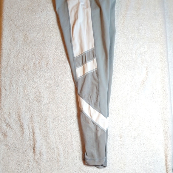NWOT Yogalicious Lux Leggings - Picture 4 of 4